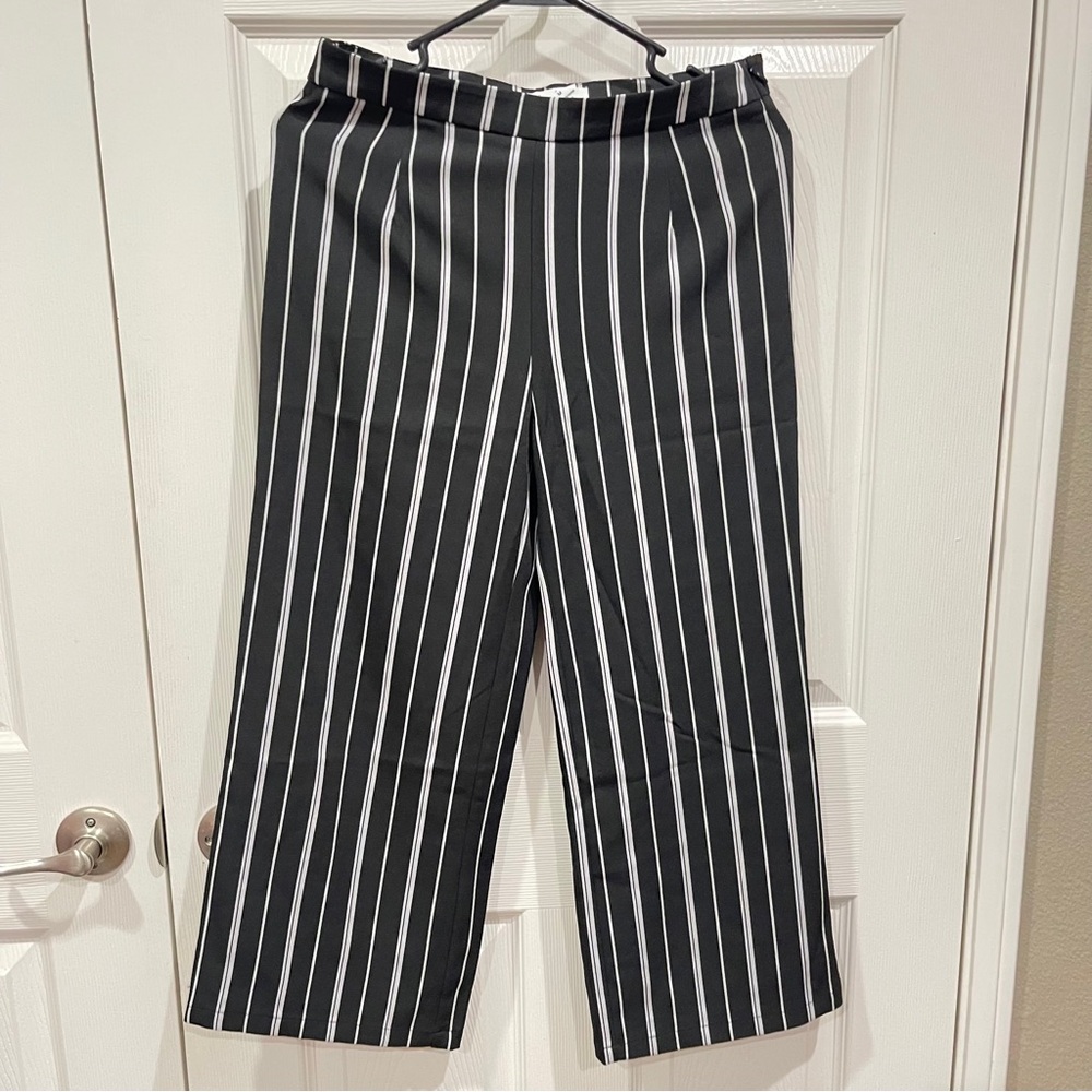 Tillys I+M W Stripe Crop Pant